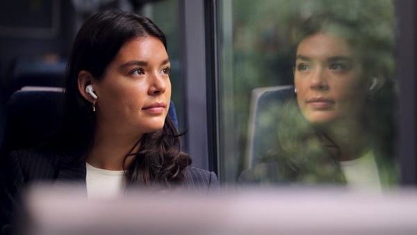 oortjes op openbaar vervoer